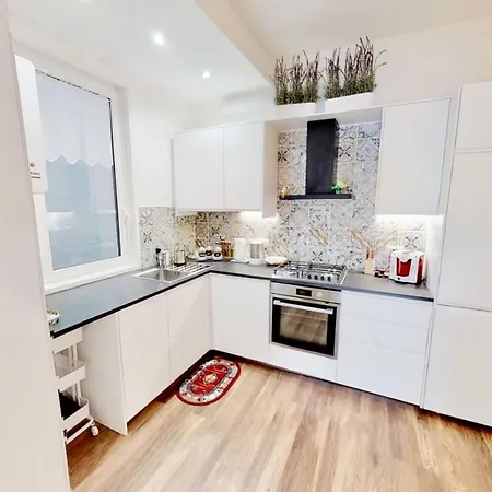 Triestevillas Brand New W/ Ac, Old Town Appartement *